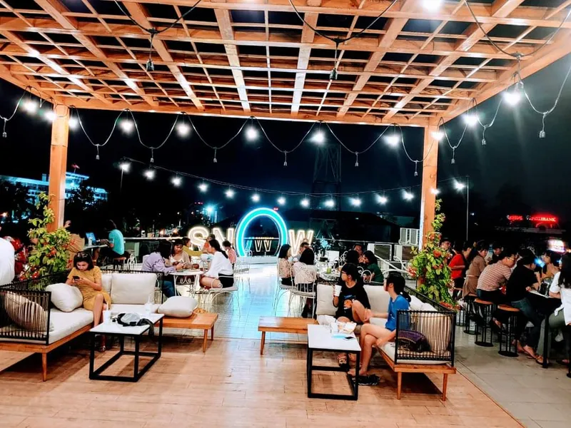 SnOw cafe Dĩ an