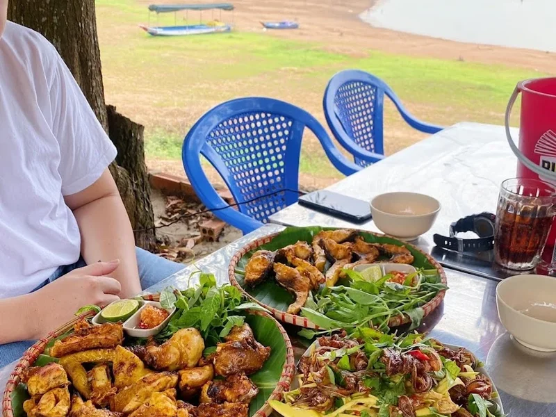 Mã Đà Restaurant - Quán Ăn Bờ Sông - Đặc Sản Hồ Trị An - View Hồ - Đại Lộc Quán