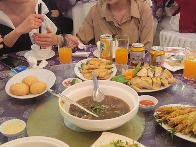 Nhà Hàng Vườn 66