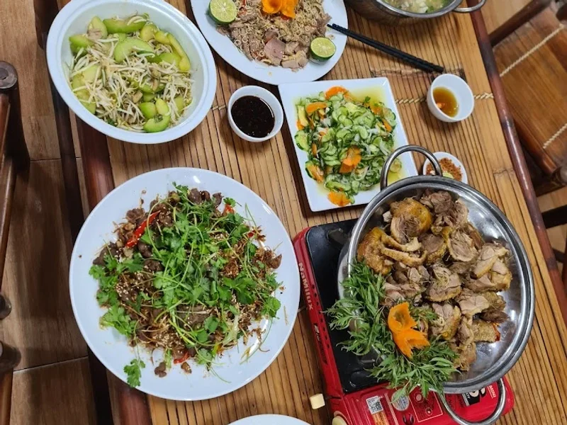 Nhà hàng Bạch Đằng Giang