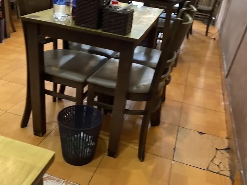 Tiệm Ăn Chợ Lớn