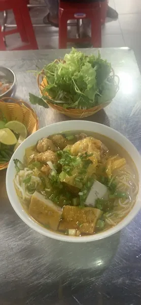 Bún chả cá Cô Mai