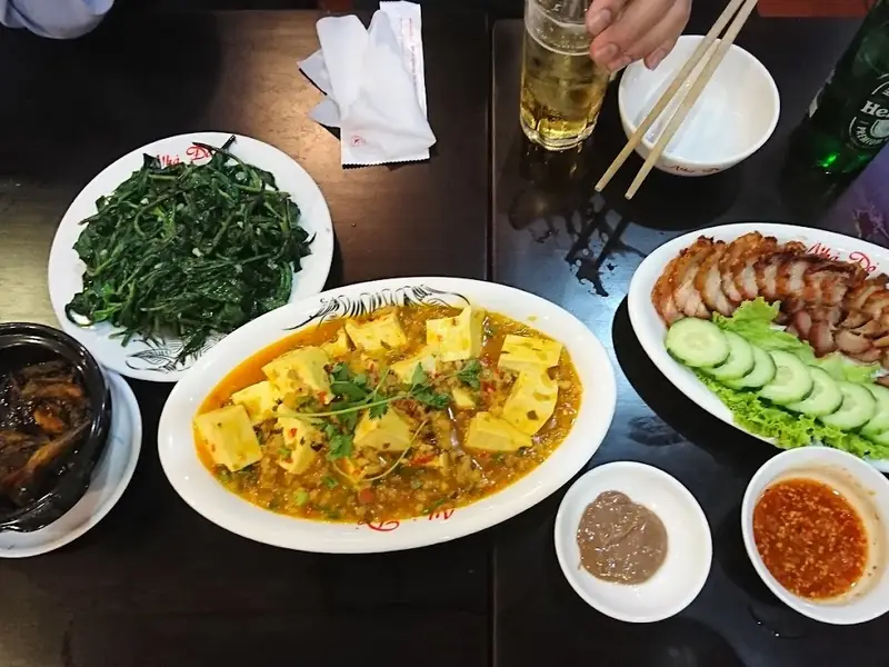 Cơm Niêu Nhà Đỏ