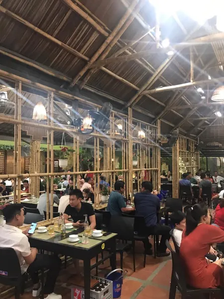 Nhà Hàng Đà Nẵng - Ho Xanh Restaurant