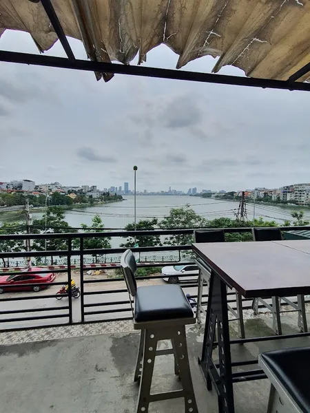 Al Fresco's Xuân Diệu