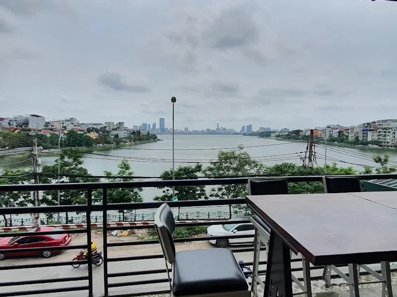 Al Fresco's Xuân Diệu