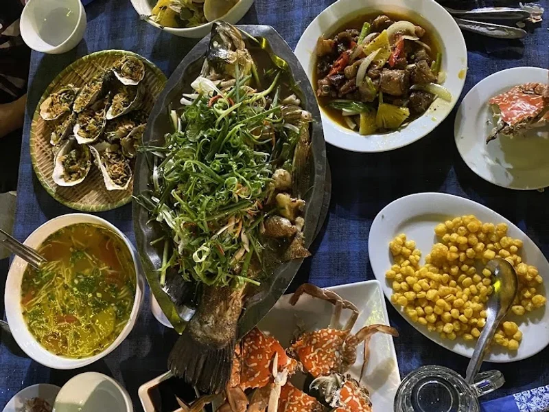 Nhà Hàng Phố Biển