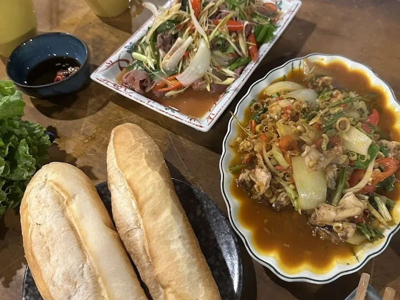 Tiệm nướng - Lẩu và nướng sân vườn