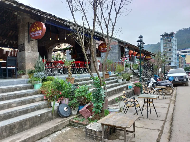 Green Karst Restaurant & Bar(Nhà hàng Núi Đá Xanh)