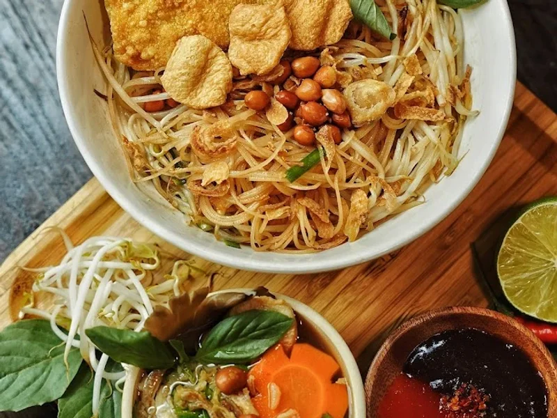 Quán Hủ tiếu chay Nhân Tâm - 664/108 Nguyễn Đình Chiểu