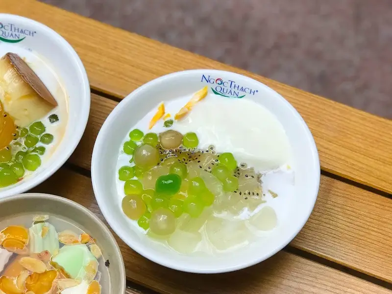 Ngọc Thạch Quán