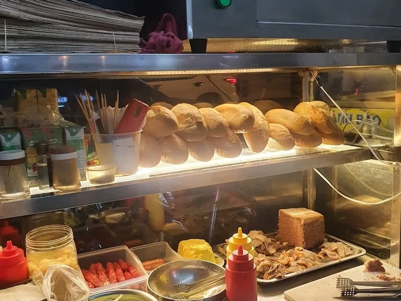 Bánh Mỳ Bà Dần