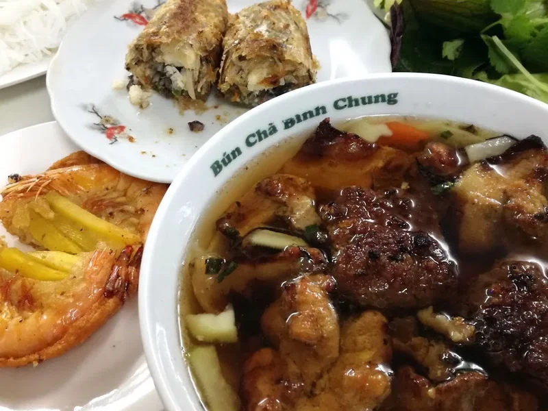 Bún Chả Que Tre Bình Chung