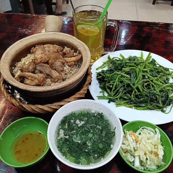 Quán Cơm Tay Cầm - Bún bò Huế