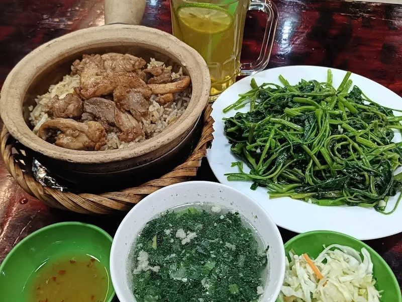 Quán Cơm Tay Cầm - Bún bò Huế