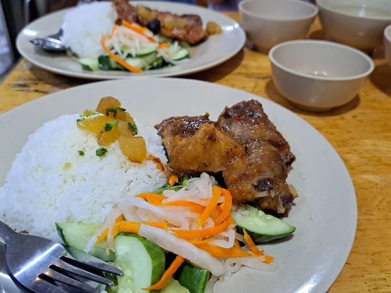 Cơm tấm Sài Gòn Nam Phương