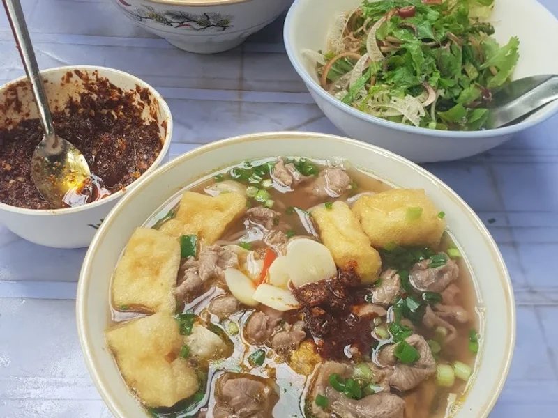 Bún riêu ốc bò Bình Huyền - Triệu Việt Vương