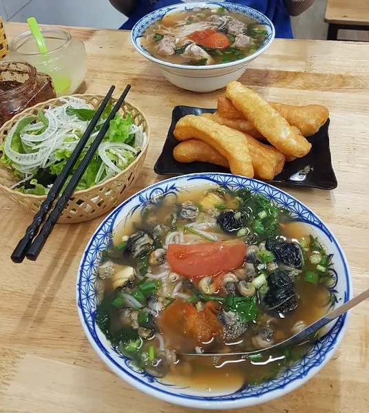 Bún Ốc Sườn Cô Sáu