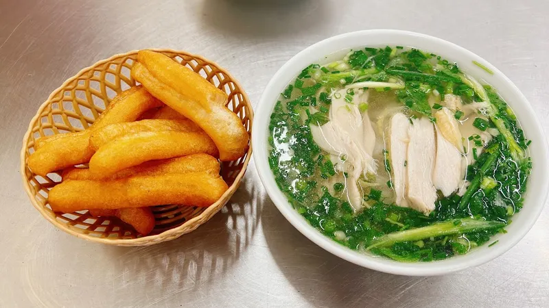 Quán Phở Gà Ta Hương