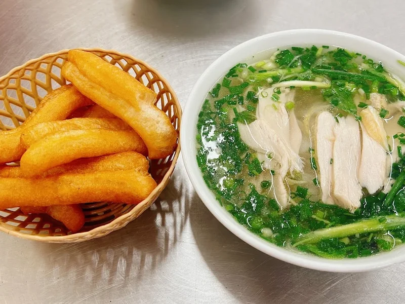 Quán Phở Gà Ta Hương