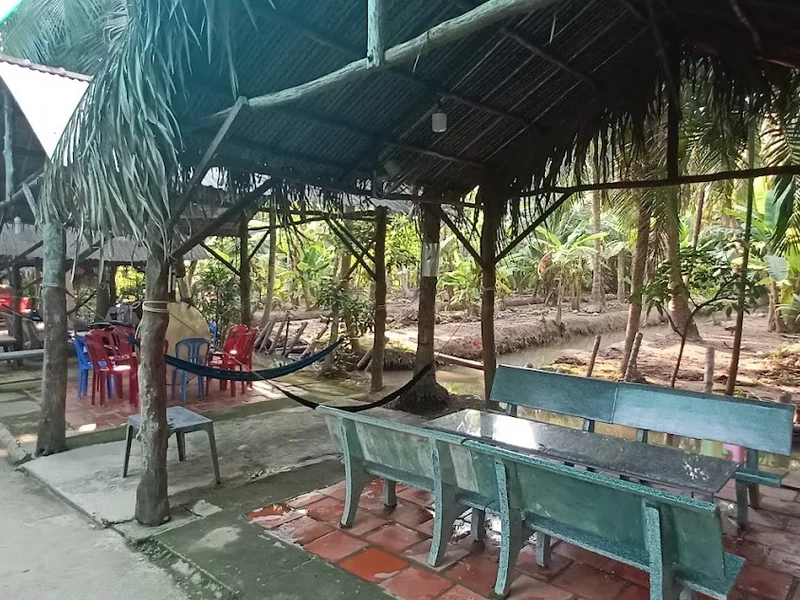 Vườn ổi Tư Sang (Quán ăn sân vườn)