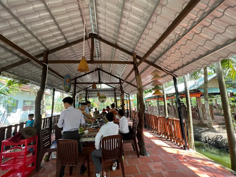 Nón Lá Garden - Cơm tấm, Cơm niêu, cơm lam, ẩm thực sân vườn đồng quê...cafe võng...