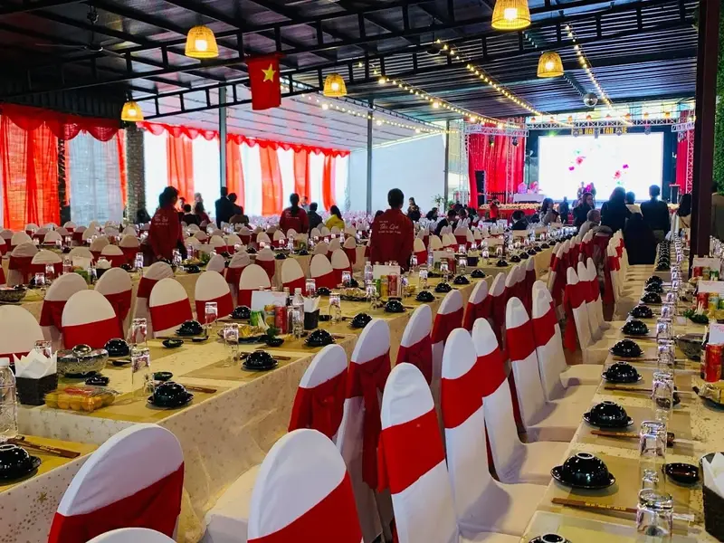 Nhà Hàng Tân Quê