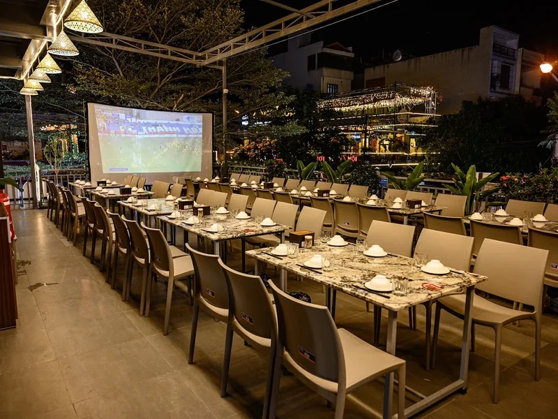 Nhà Hàng Tầm Quán