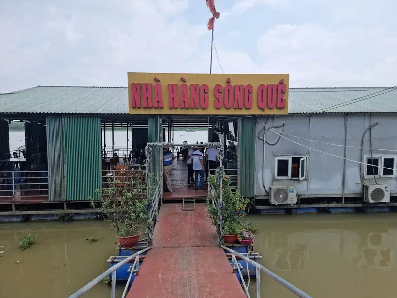 Nhà hàng Sông Quê