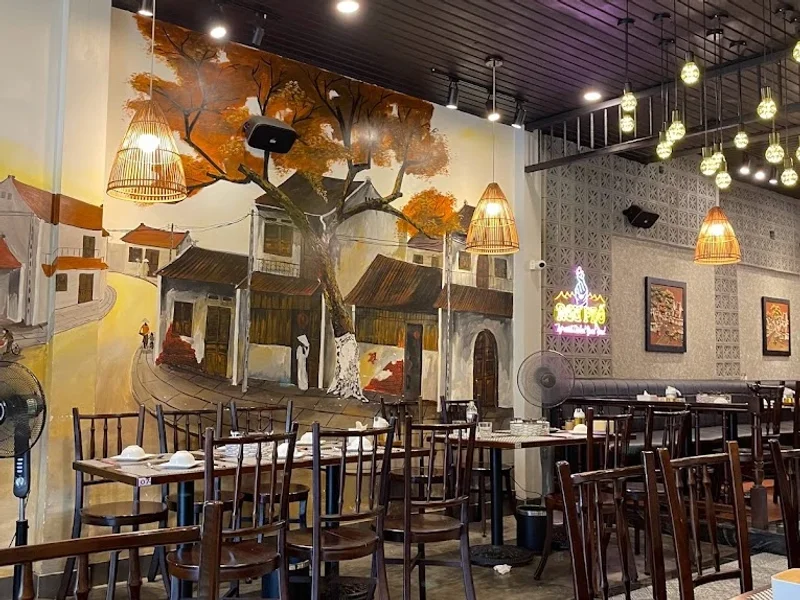 NGƯ PHỐ - Chả Cá Hà Nội tại Huế