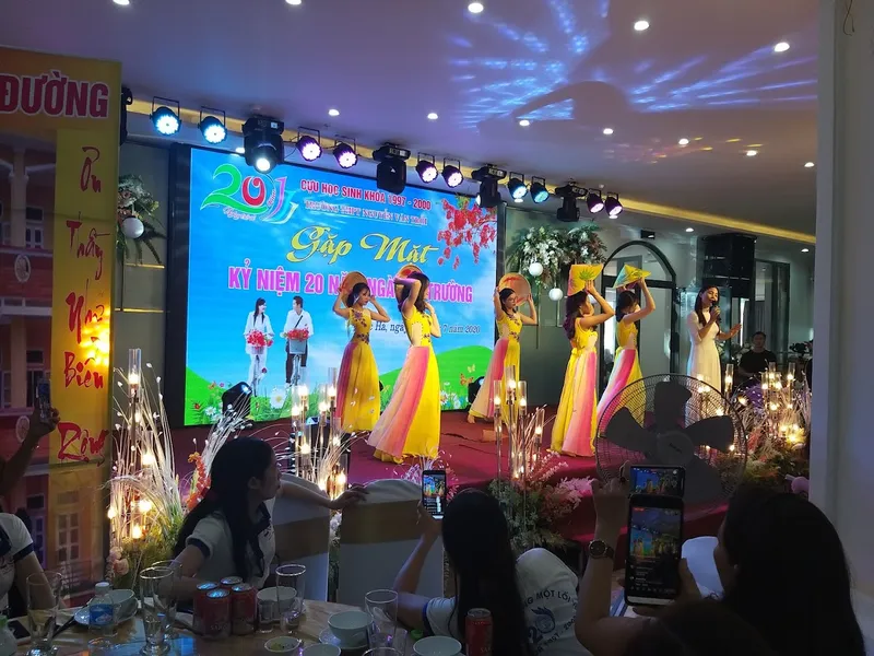Nhà hàng Cánh Buồm