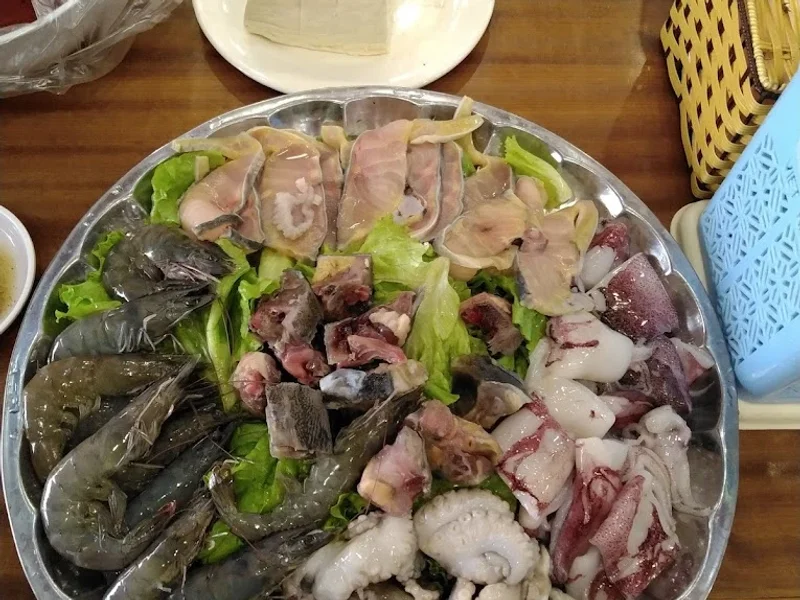 Nhà Hàng Kỳ Phong