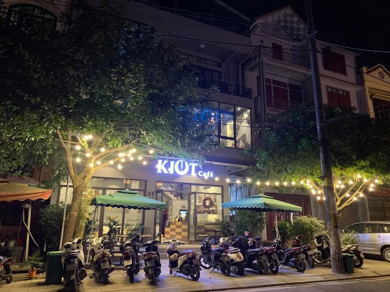 KIOT Café