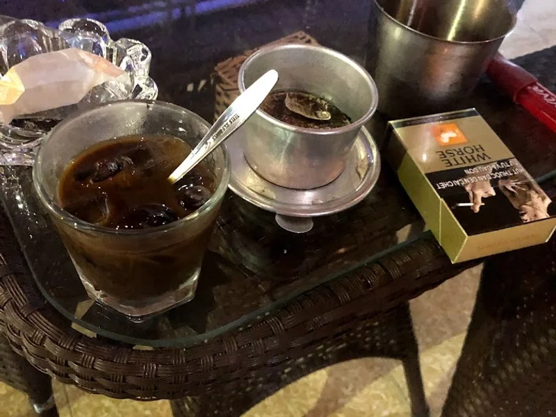 Quán Cà Phê Cỏ Lạ