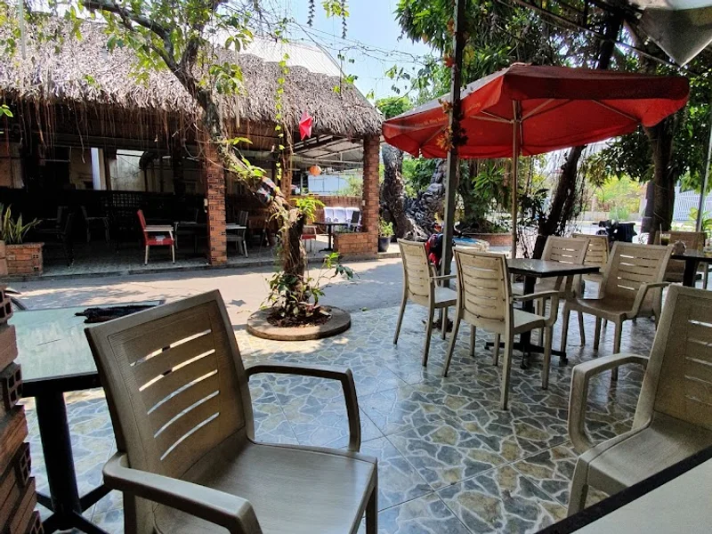 Cà phê Sân vườn Cây Thị