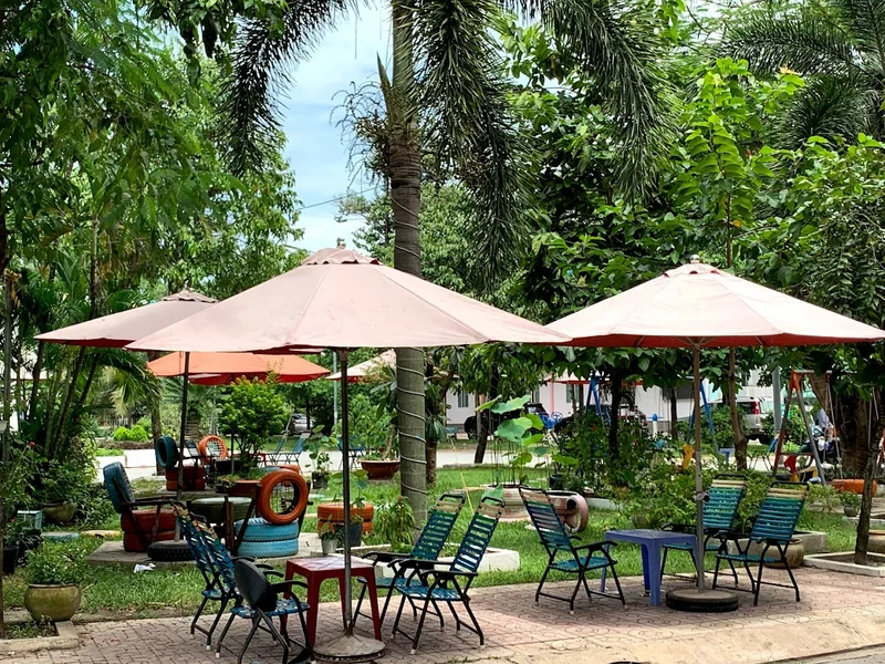 Cà phê sân vườn suối lồ ồ