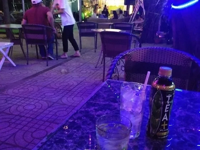 Cafe sân vườn