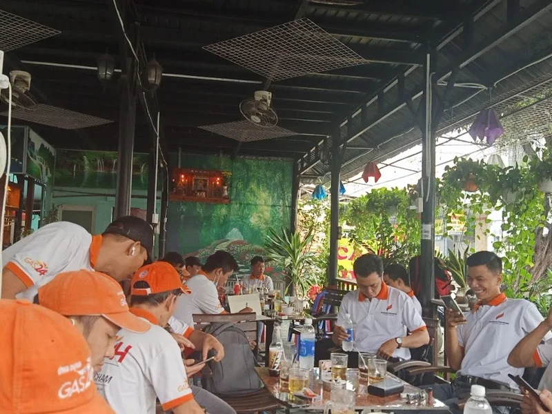 Cà Phê Sân Vườn Hương Giang