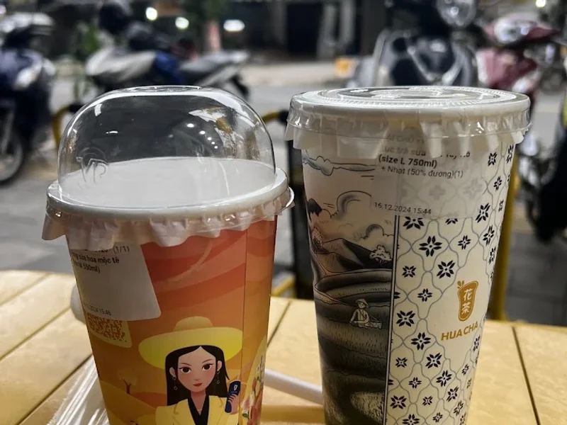 HuaCha - Trà sữa ô long hoa - Đại học Kinh tế