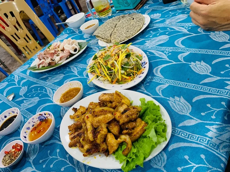 Lẩu nướng Thu Hoàn