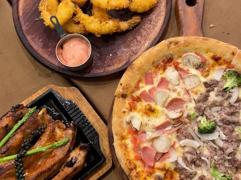 NGON' PIZZA-STEAK-RIBS HUE