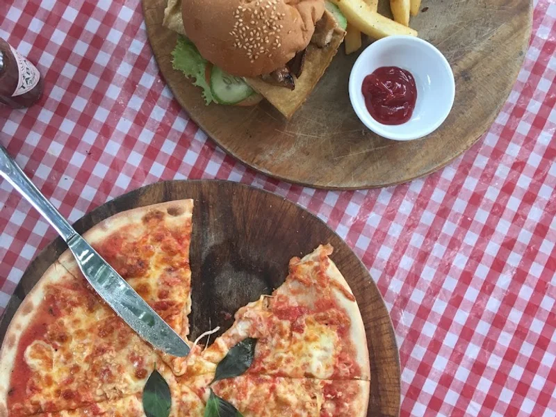 Bella Outdoor Pizzeria
