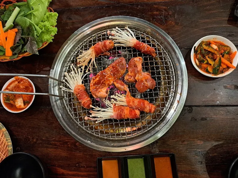 CỦI BBQ - Tiệm nướng lẫu cay Hàn Quốc