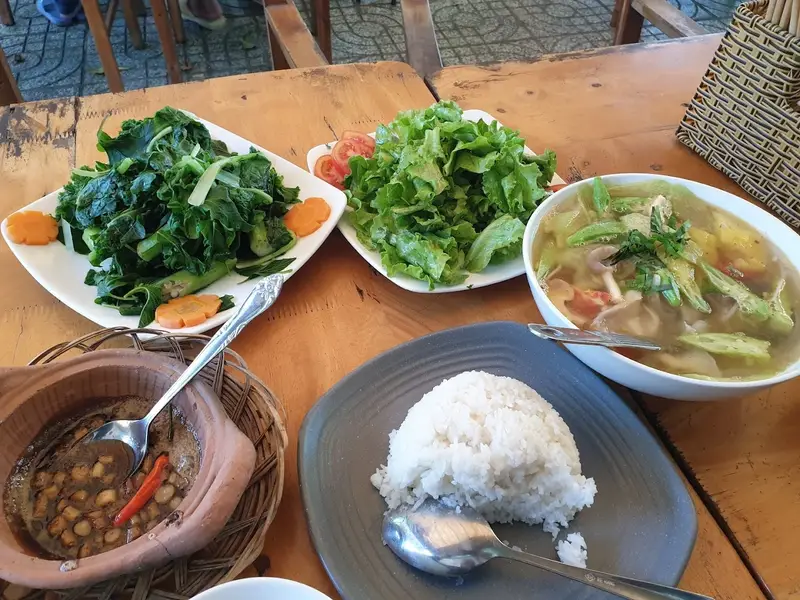 Ẩm Thực Chay Gia Đình Đậu - Bean Family