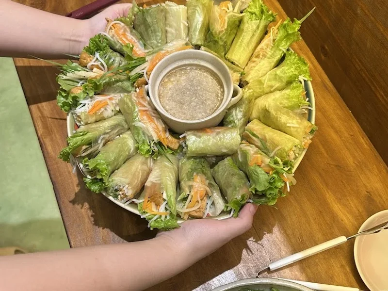 Tiệm Thuần Chay Hoa Gốm (Hoa Gom Vegan House)