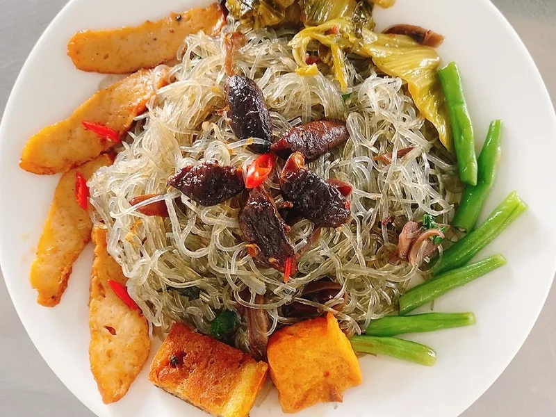 Quán Chay Hữu Duyên ( Vegetarian Restaurant )