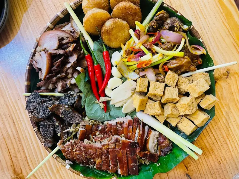 QUÁN ĂN GIA ĐÌNH PE VILLA BEER GARDEN - QUÁN CƠM NIÊU