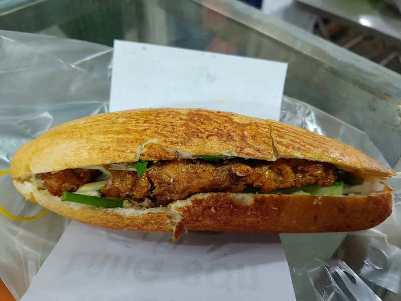 Tiệm Bánh Mì Nướng Lạng Sơn