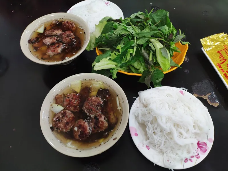 Bún chả Hà Nội Sen Vàng