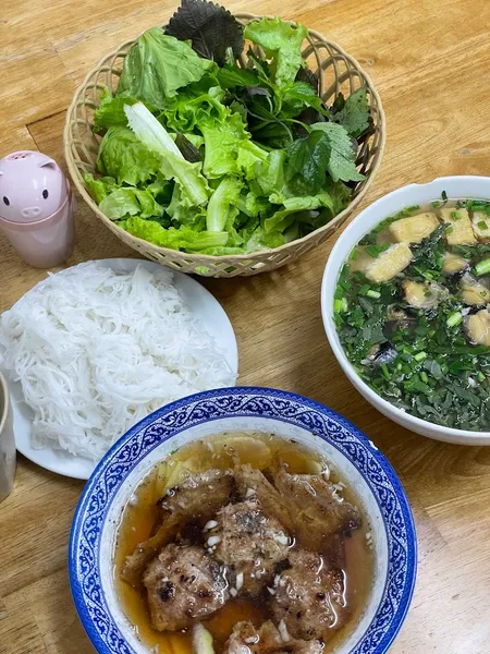 Quán bún chả Hà Nội